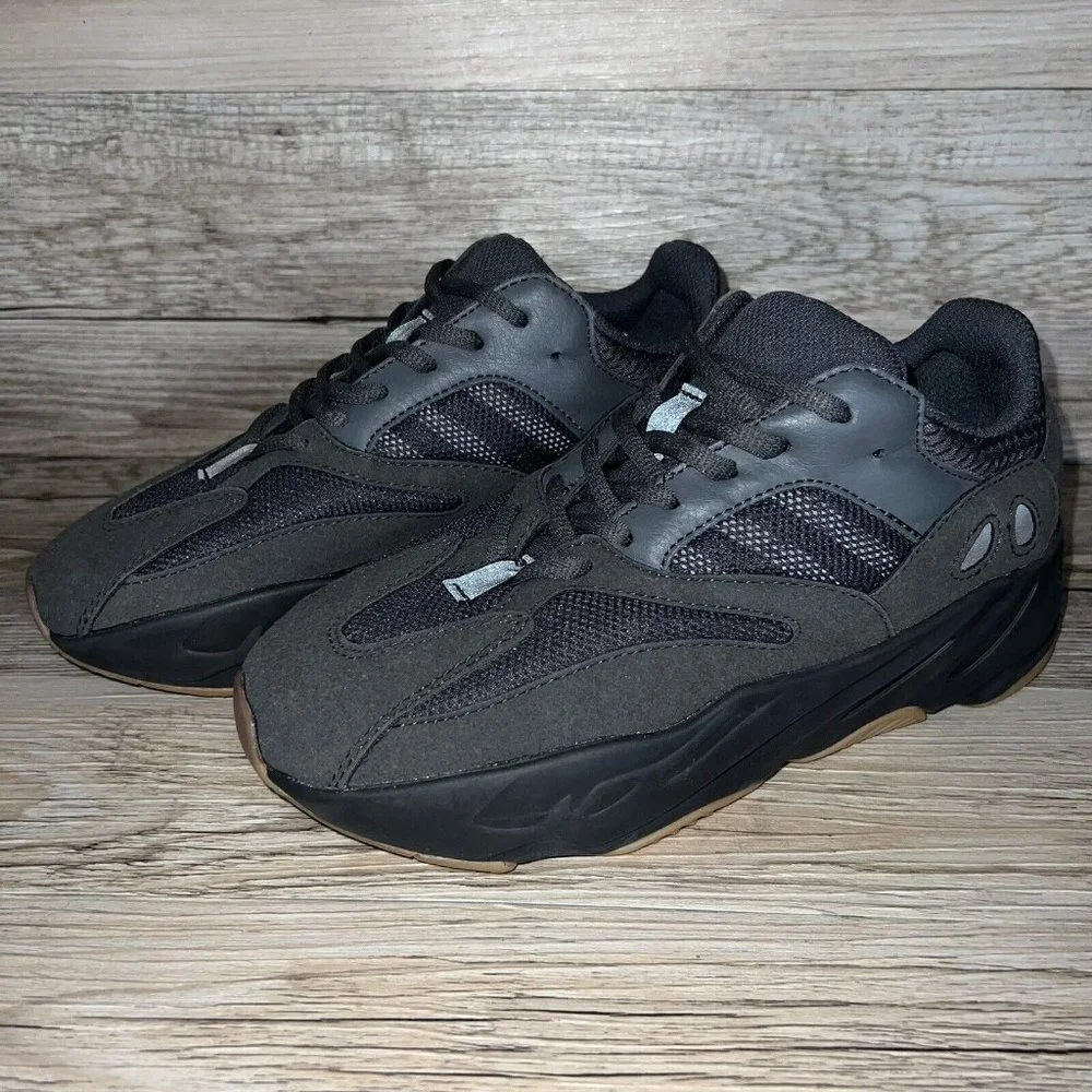 NEW Adidas Yeezy Boost 700 V1 Utility Black Mens Size 7.5 FV5304 Fashion… - Picture 4 of 11